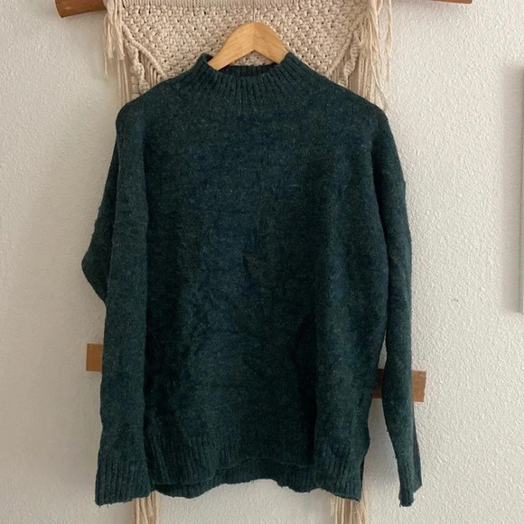 Green wool blend fall sweater EUC - Picture 1 of 8
